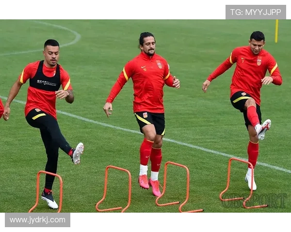 中国足球历史上身高最高的明星球员是谁及其成就解析 中国足球历史上身高最高的明星球员是谁及其成就解析