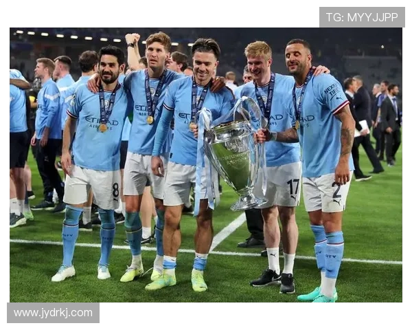 乌克兰足球明星加盟曼城助力球队争夺英超冠军之路 乌克兰足球明星加盟曼城助力球队争夺英超冠军之路