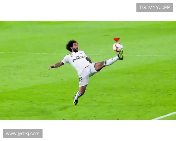 足球明星赛前热身时的搞笑瞬间与精彩互动大揭秘