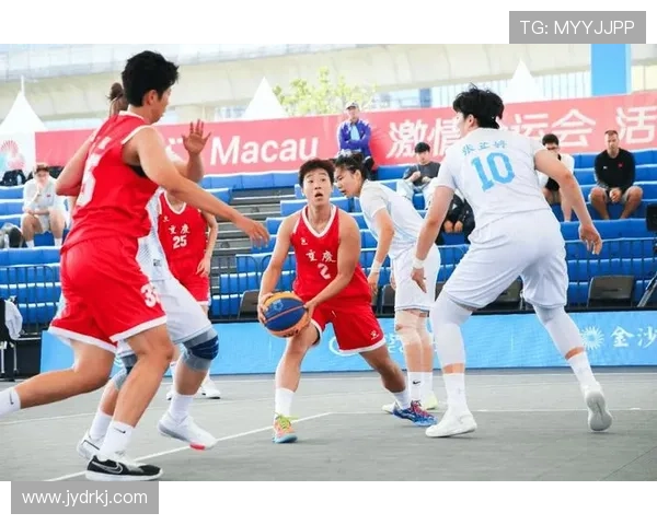 重庆篮球队在全国锦标赛中的灵活性表现值得关注与分析